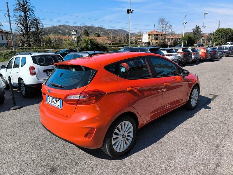 Usata Ford Fiesta 70 CV (51 kW) 2018 Rosso Utilitaria