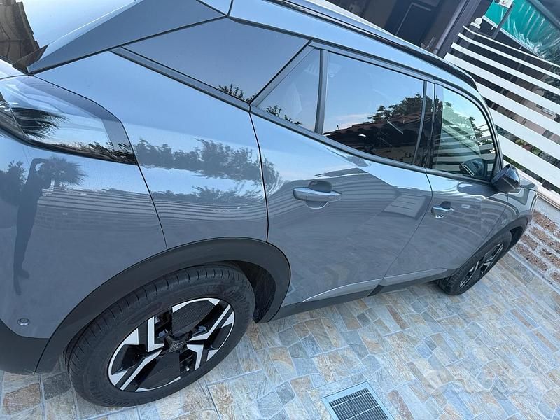 Usata Peugeot 2008 Allure 131 CV (96 kW) 2024 Grigio SUV