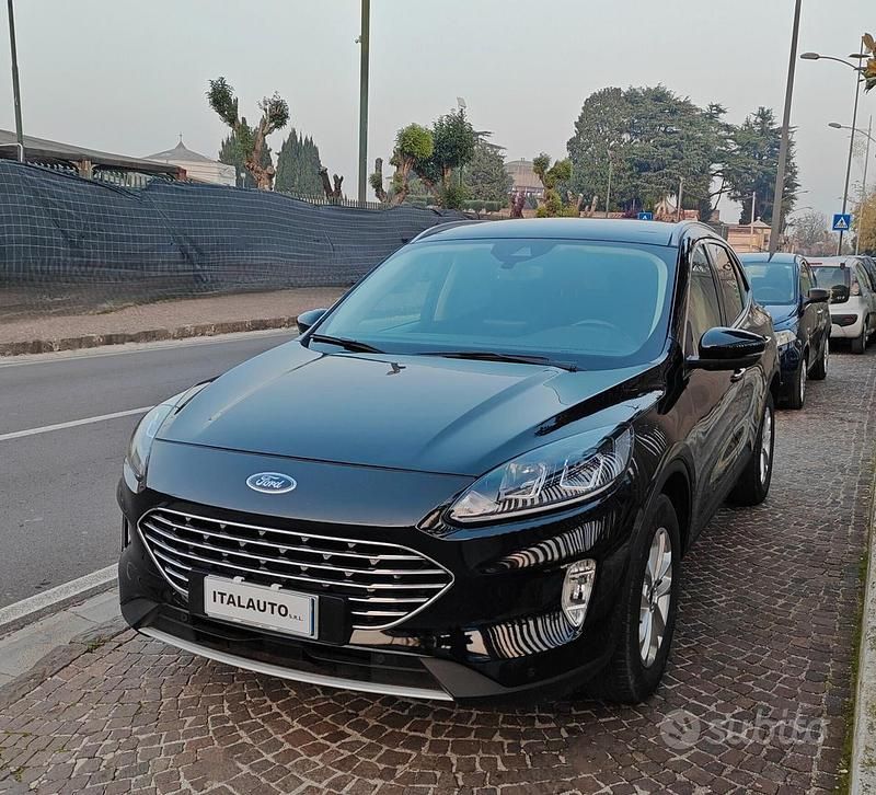 Usata Ford Kuga Titanium 120 CV (88 kW) 2021 Nero SUV