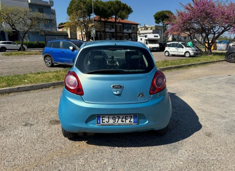 Usata Ford Ka 69 CV (50 kW) 2011 Blu Utilitaria