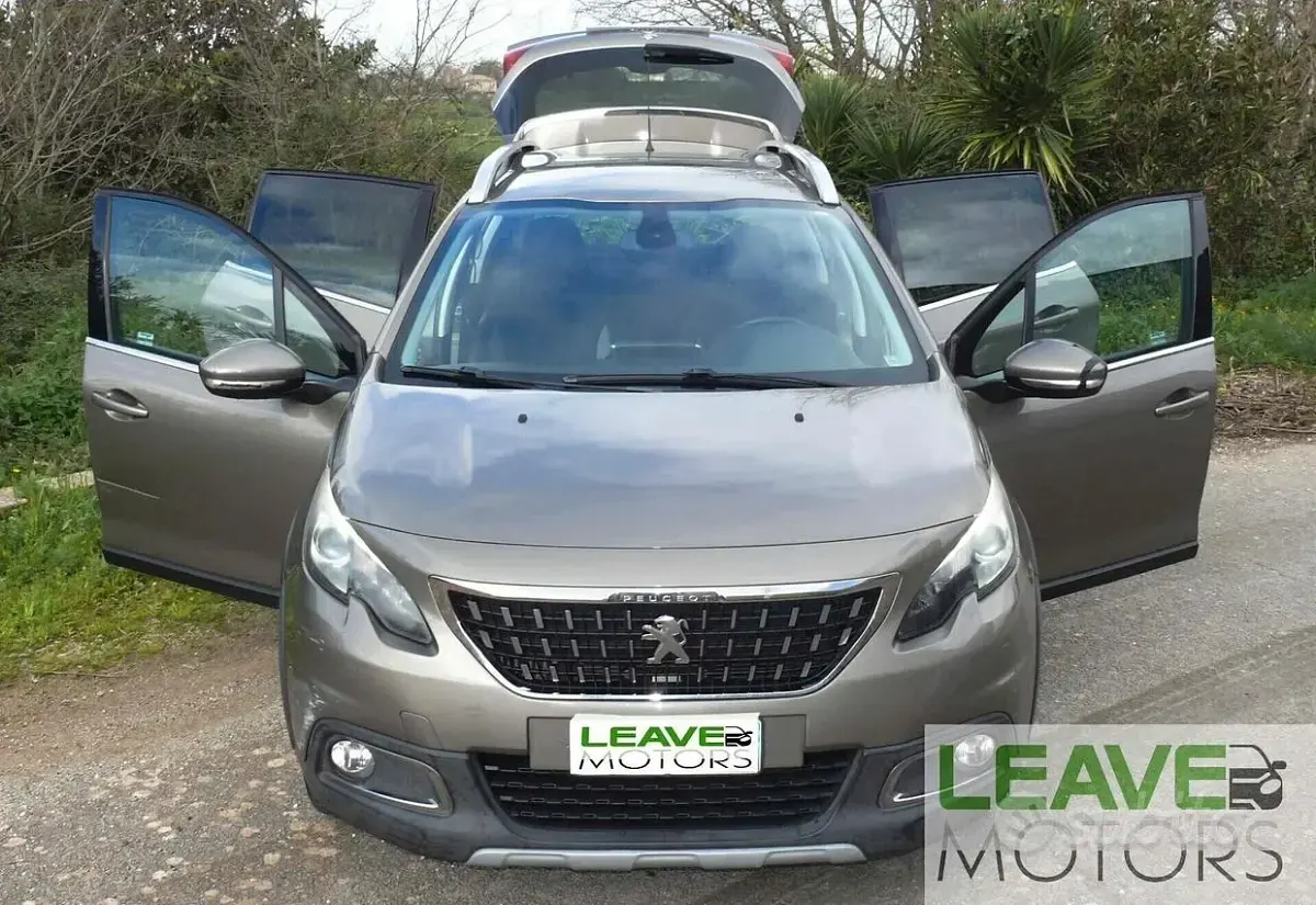 Usata Peugeot 2008 Allure 99 CV (72 kW) 2017 Marrone SUV
