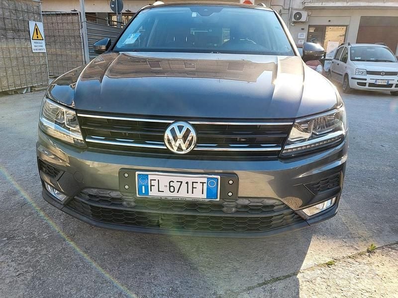 Grigio Usata 2016 VW Tiguan Business SUV | 13.800 € (Super prezzo) - Immagine 1/4