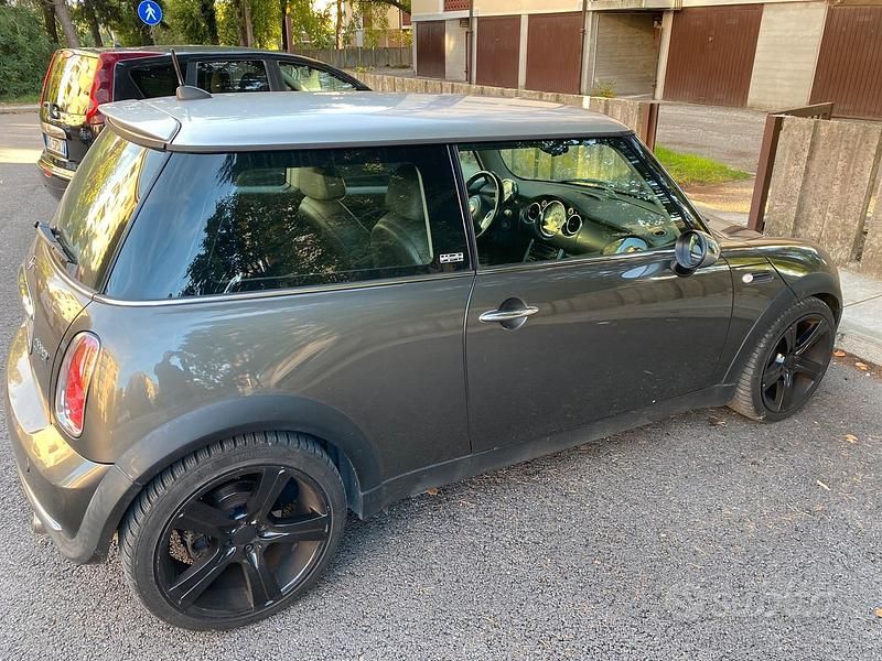 Usata Mini Cooper 116 CV (85 kW) 2004 Grigio Utilitaria