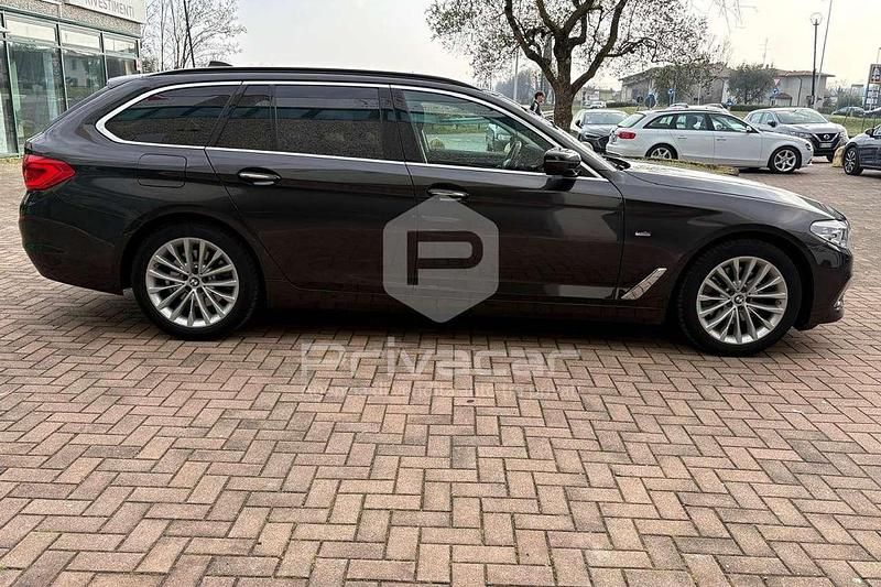 Usata BMW 520 Luxury Line 190 CV (139 kW) 2018 Nero Station wagon