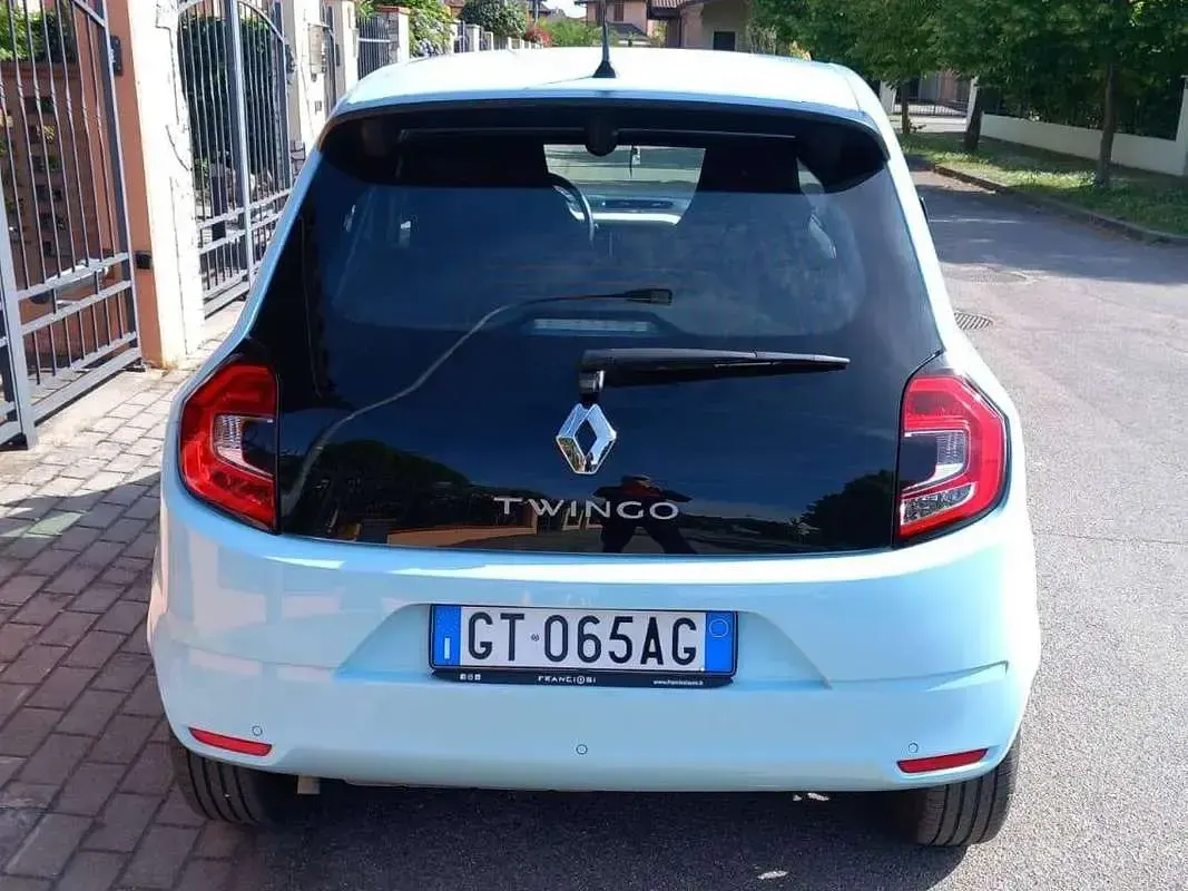 Usata Renault Twingo Equilibre 65 CV (47 kW) 2024 Blu/azzurro Utilitaria