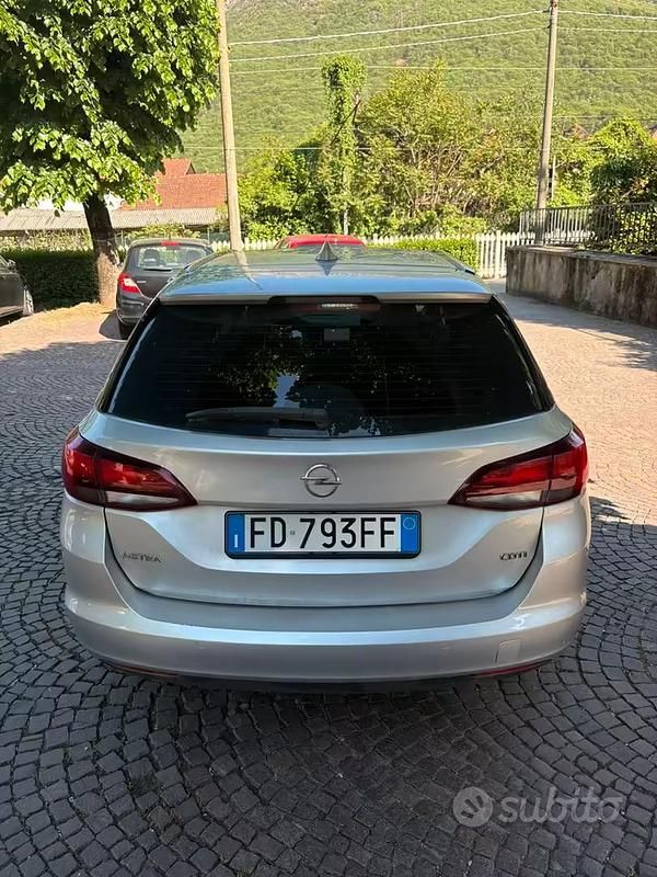 Usata Opel Astra Innovation 136 CV (100 kW) 2016 Grigio Station wagon