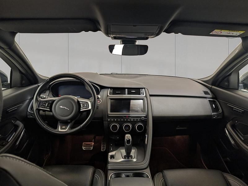 Usata Jaguar E-Pace R-Dynamic 179 CV (131 kW) 2020 Santorini black metallizzato SUV