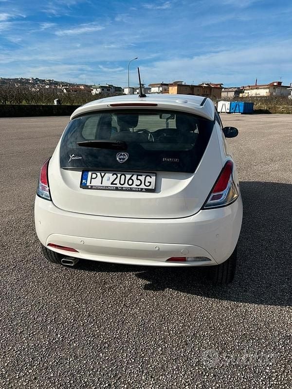 Usata Lancia Ypsilon 69 CV (50 kW) 2023 Bianco Utilitaria