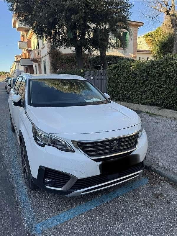 Usata Peugeot 5008 Allure 131 CV (96 kW) 2019 SUV