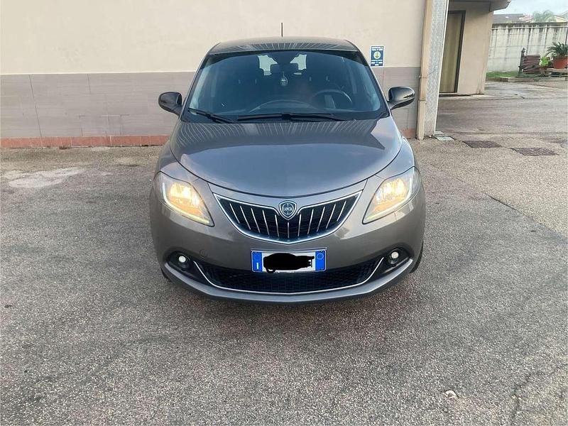 Usata Lancia Ypsilon Gold 69 CV (50 kW) 2022 Other Utilitaria