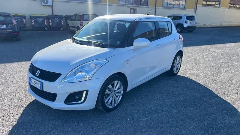Usata Suzuki Swift Cool 75 CV (55 kW) 2015 Bianco Utilitaria