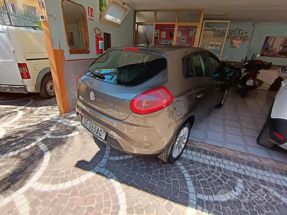 Usata Fiat Bravo Dynamic 90 CV (66 kW) 2008 Giallo Utilitaria