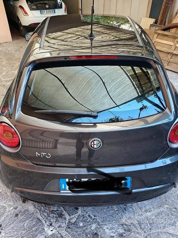 Grigio Usata 2015 Alfa Romeo MiTo Distinctive Utilitaria | 7000 € (Buon prezzo) - Immagine 1/4
