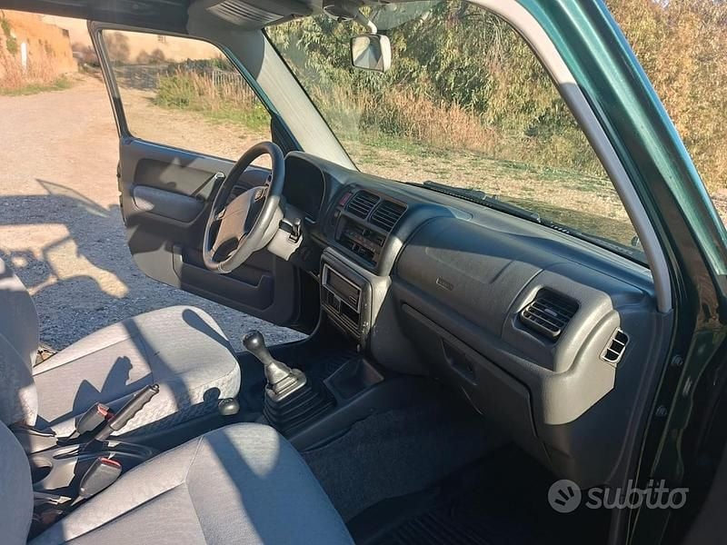Usata Suzuki Jimny 80 CV (58 kW) 2001 Verde SUV