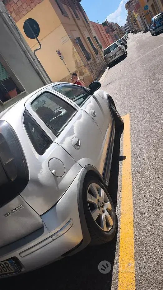 Usata Opel Corsa 69 CV (50 kW) 2005 Utilitaria