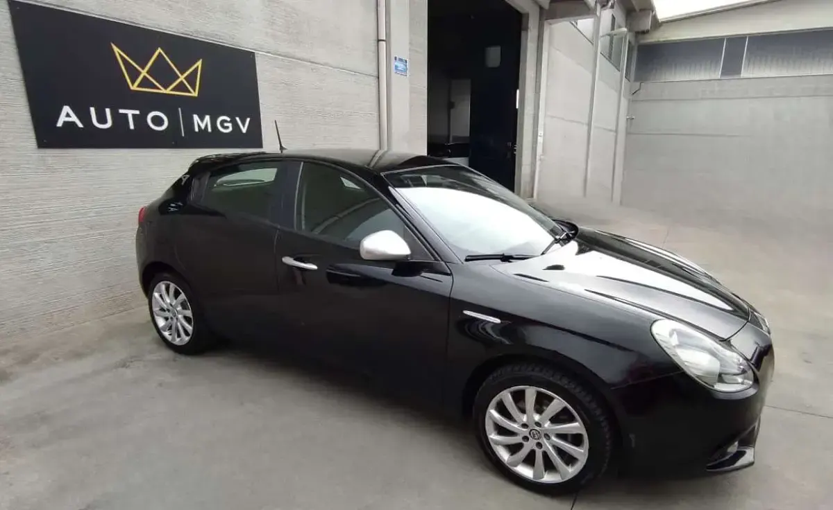 Usata Alfa Romeo Giulietta Super 120 CV (88 kW) 2018 Nero Utilitaria