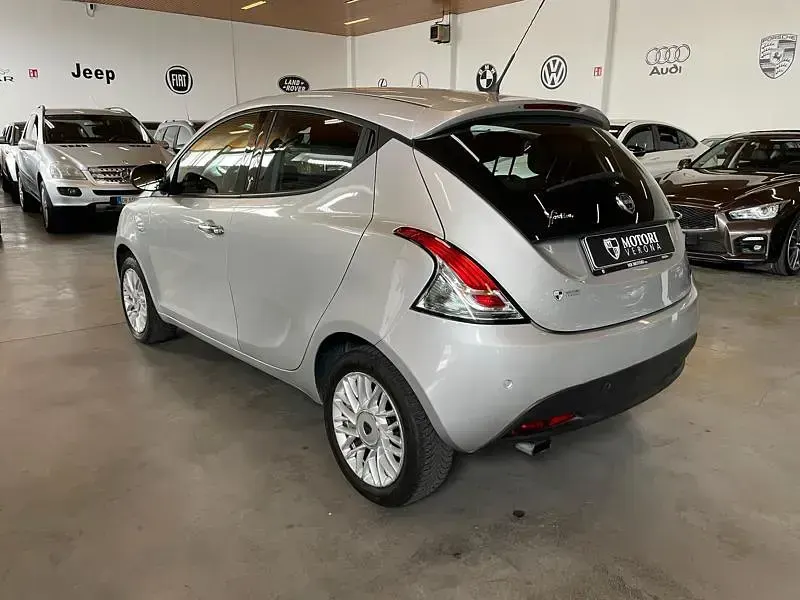 Usata Lancia Ypsilon Gold 84 CV (61 kW) 2014 Utilitaria