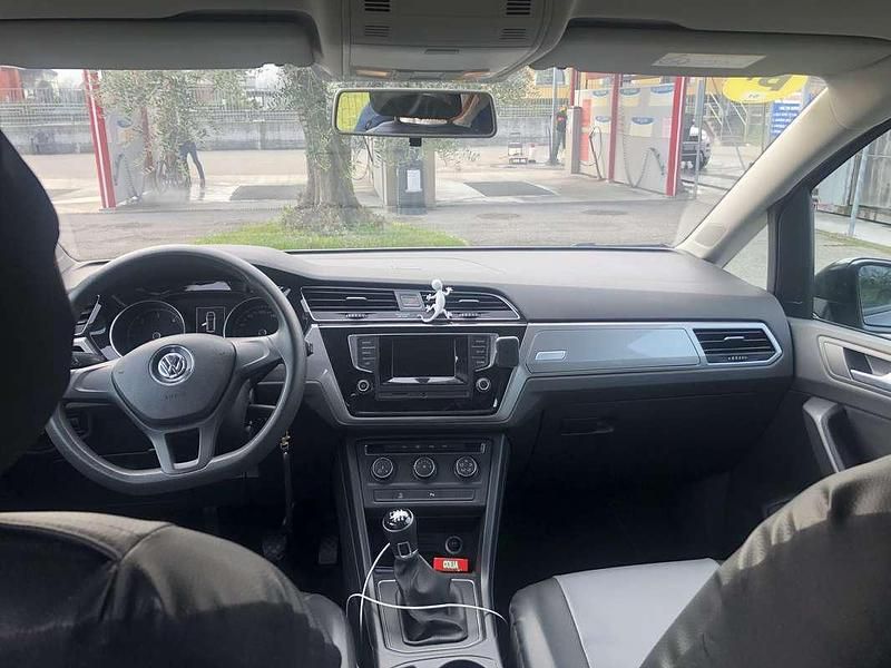 Usata VW Touran Comfortline 116 CV (85 kW) 2017 Monovolume