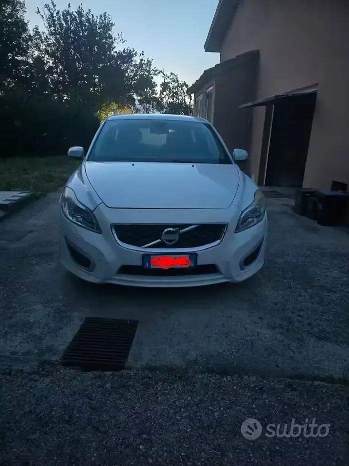 Usata Volvo C30 101 CV (74 kW) 2010 Bianco Utilitaria