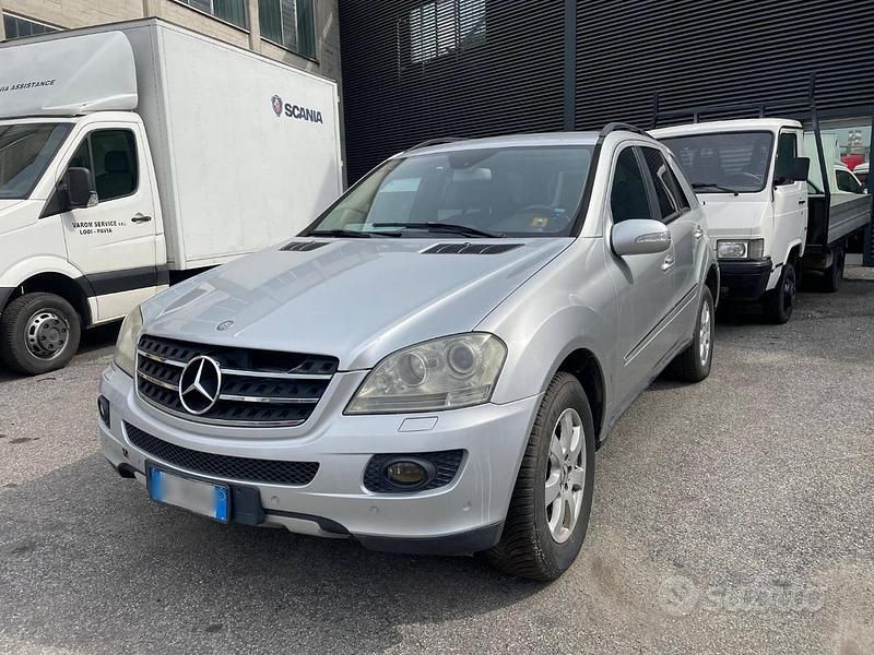 Usata Mercedes ML320 2007 Grigio SUV