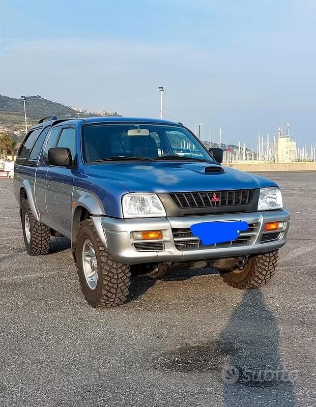 Usata Mitsubishi L200 2001 Grigio Pick-up