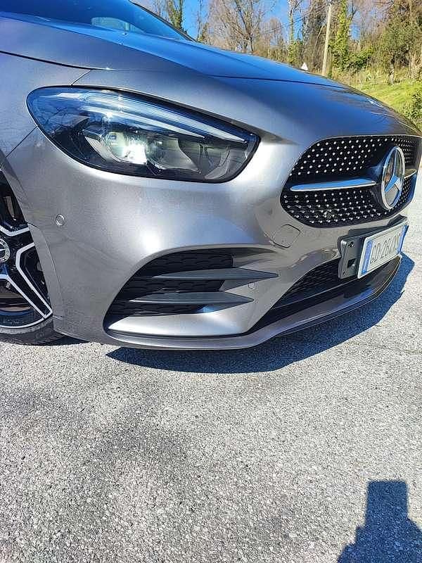 Usata Mercedes B180 Premium 116 CV (85 kW) 2021 Grigio Monovolume