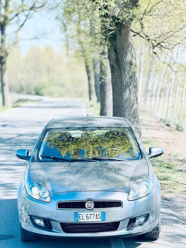 Usata Fiat Bravo 120 CV (88 kW) 2012 Grigio Utilitaria