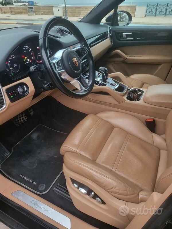 Usata Porsche Cayenne 462 CV (339 kW) 2018 Nero SUV