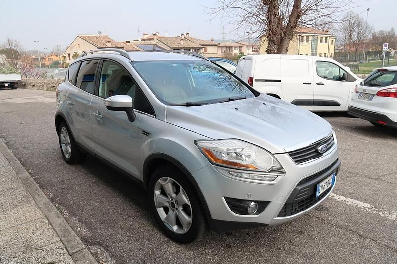 Usata Ford Kuga Titanium 163 CV (119 kW) 2012 Argento SUV