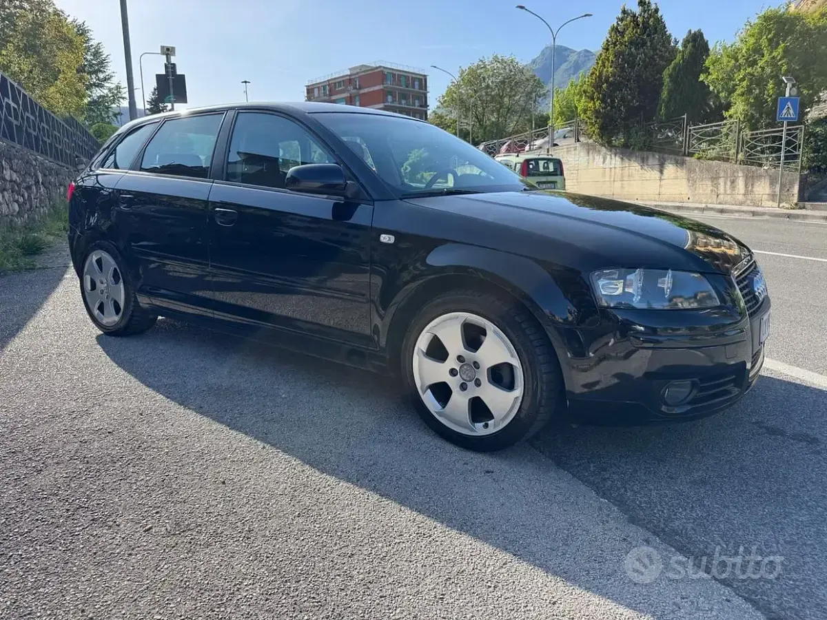 Usata Audi A3 Sportback Ambition 140 CV (102 kW) 2005 Nero Utilitaria