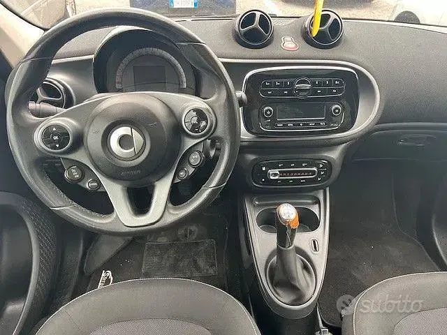 Usata Smart ForFour Passion 71 CV (52 kW) 2016 Nero Utilitaria