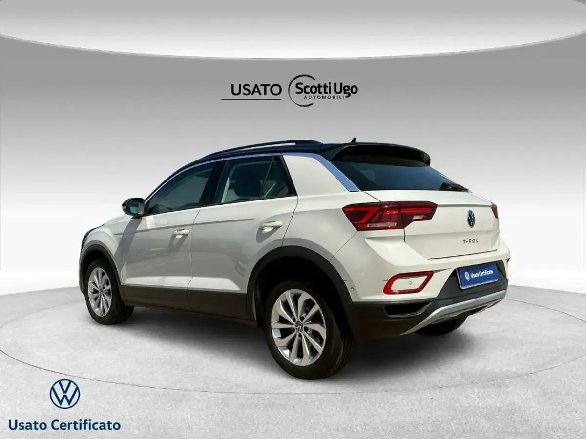 Usata VW T-Roc Life 110 CV (80 kW) 2023 Grigio SUV