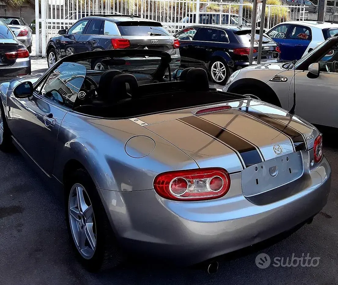 Usata Mazda MX5 116 CV (85 kW) 2010 Grigio Cabrio