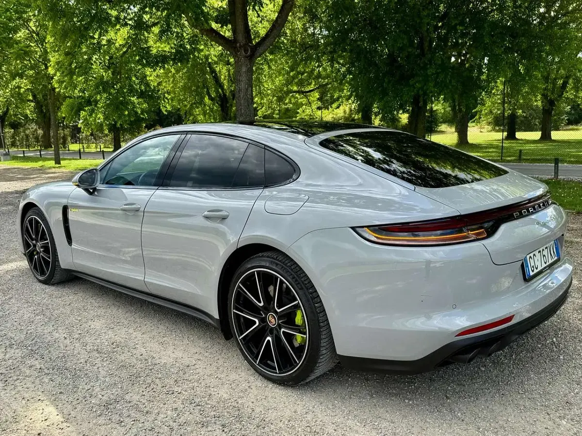 Usata Porsche Panamera 441 CV (324 kW) 2020 Colore speciale, 4900 € Berlina