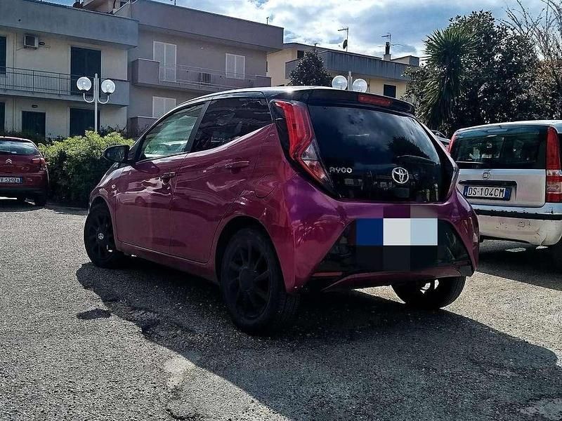 Usata Toyota Aygo X-play 69 CV (50 kW) 2018 Utilitaria