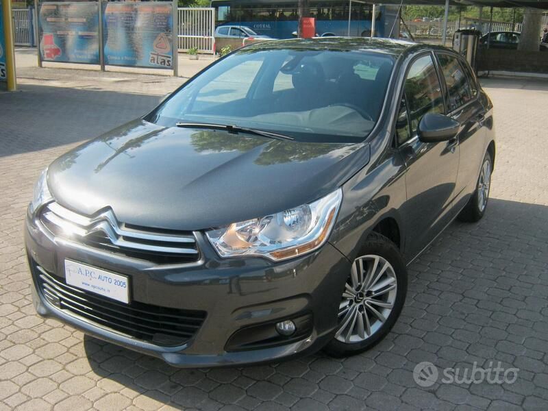 Grigio Usata 2013 Citroën C4 Seduction Tre volumi | 5400 € (Buon prezzo) - Immagine 1/4