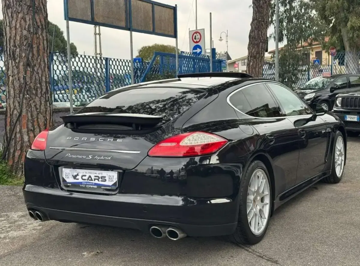 Usata Porsche Panamera 333 CV (244 kW) 2011 Nero Utilitaria