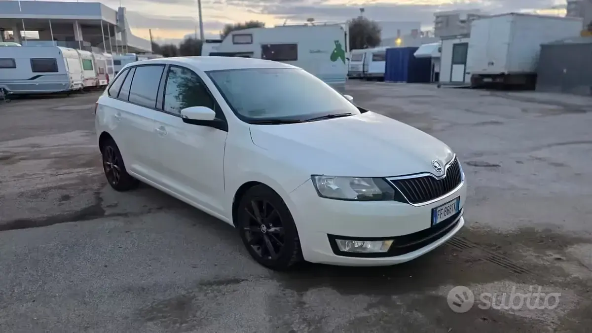 Usata Skoda Rapid 90 CV (66 kW) 2016 Utilitaria
