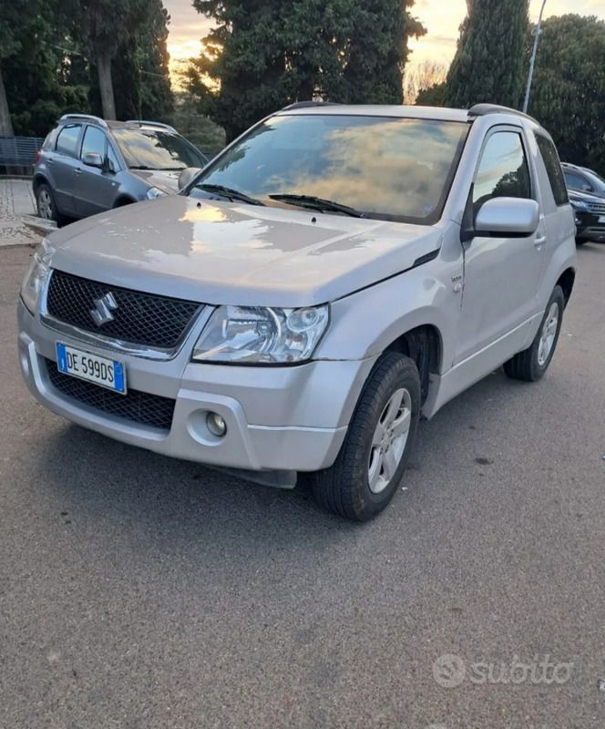 Usata Suzuki Grand Vitara 129 CV (94 kW) 2006 Grigio SUV
