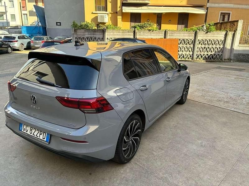 Usata VW Golf VIII Style 131 CV (96 kW) 2022 Grigio Berlina