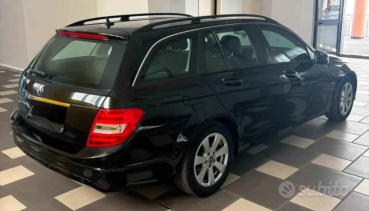 Usata Mercedes C200 Avantgarde 136 CV (100 kW) 2012 Nero Station wagon