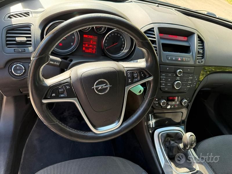 Usata 2011 Opel Insignia Tre volumi | 4200 € (Ottimo prezzo) - Immagine 1/4