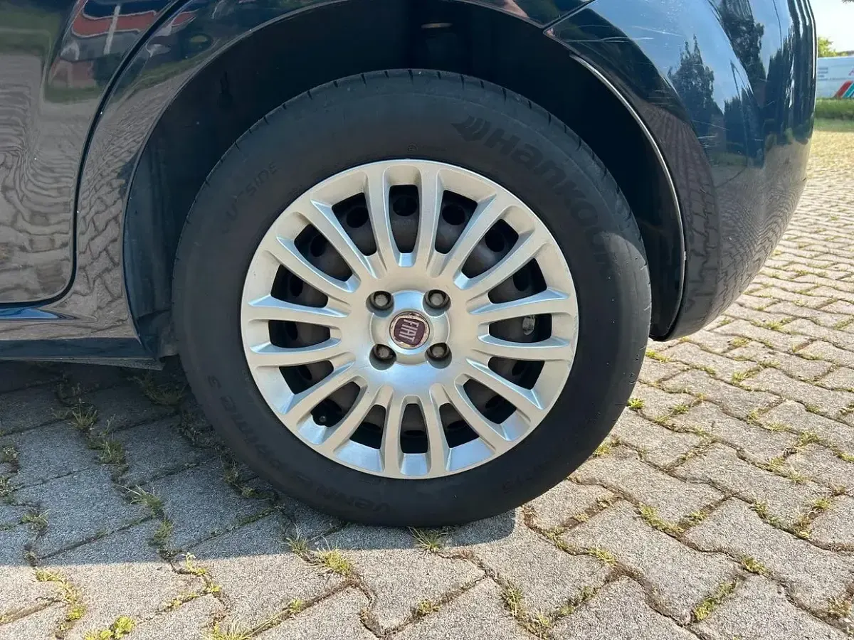 Usata Fiat Punto 69 CV (50 kW) 2011 Nero Utilitaria