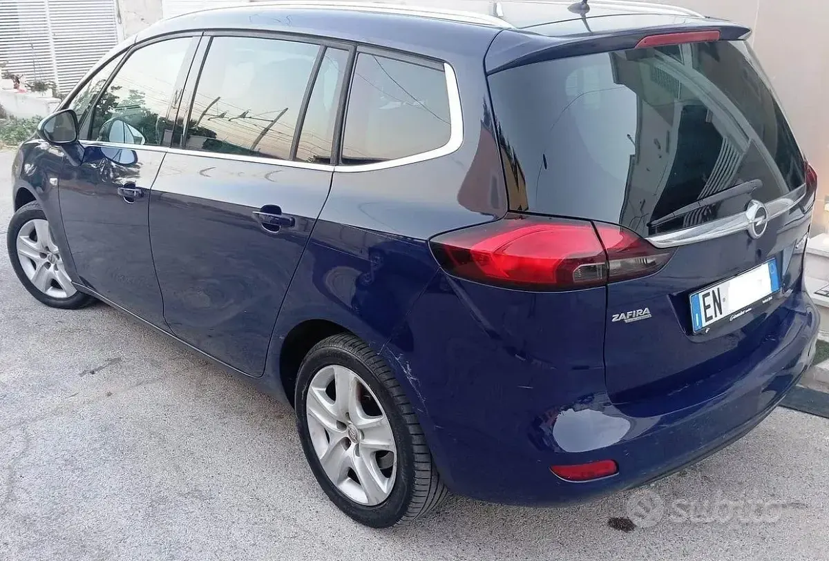 Usata Opel Zafira 150 CV (110 kW) 2012 Bluazzurro Monovolume