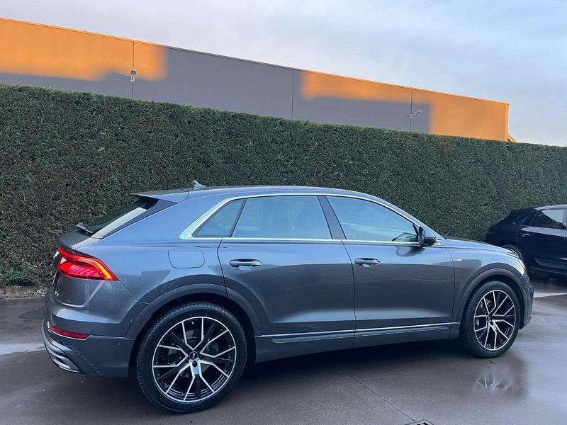 Usata Audi Q8 286 CV (210 kW) 2018 Grigio scuro SUV