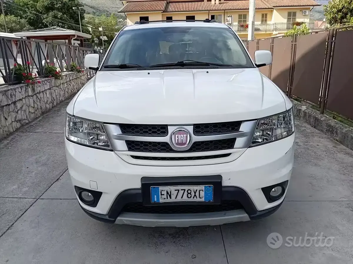 Usata Fiat Freemont 170 CV (125 kW) 2012 Bianco SUV