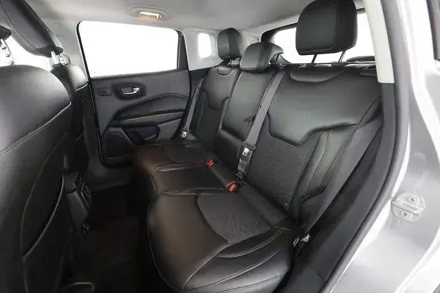 Usata Jeep Compass Limited 140 CV (102 kW) 2018 Argento SUV