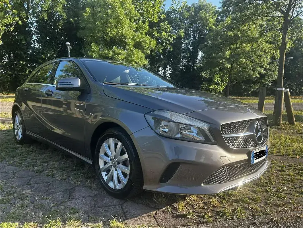 Usata Mercedes A160 Business 102 CV (75 kW) 2016 Utilitaria