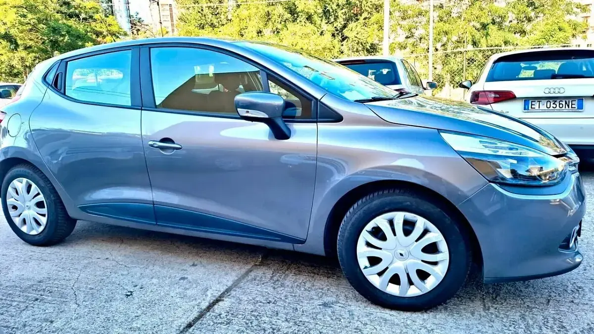 Usata Renault Clio IV 75 CV (55 kW) 2015 Grigio Berlina