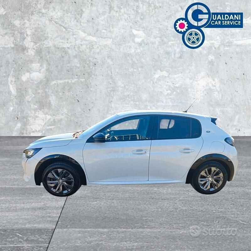 Usata Peugeot 208 Allure 100 kW (136 CV) 2022 Bianco Utilitaria